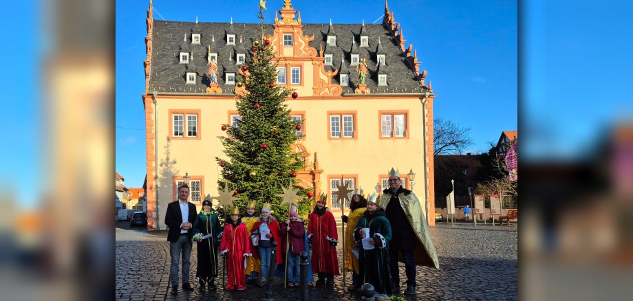 Sternsinger vor Rathaus